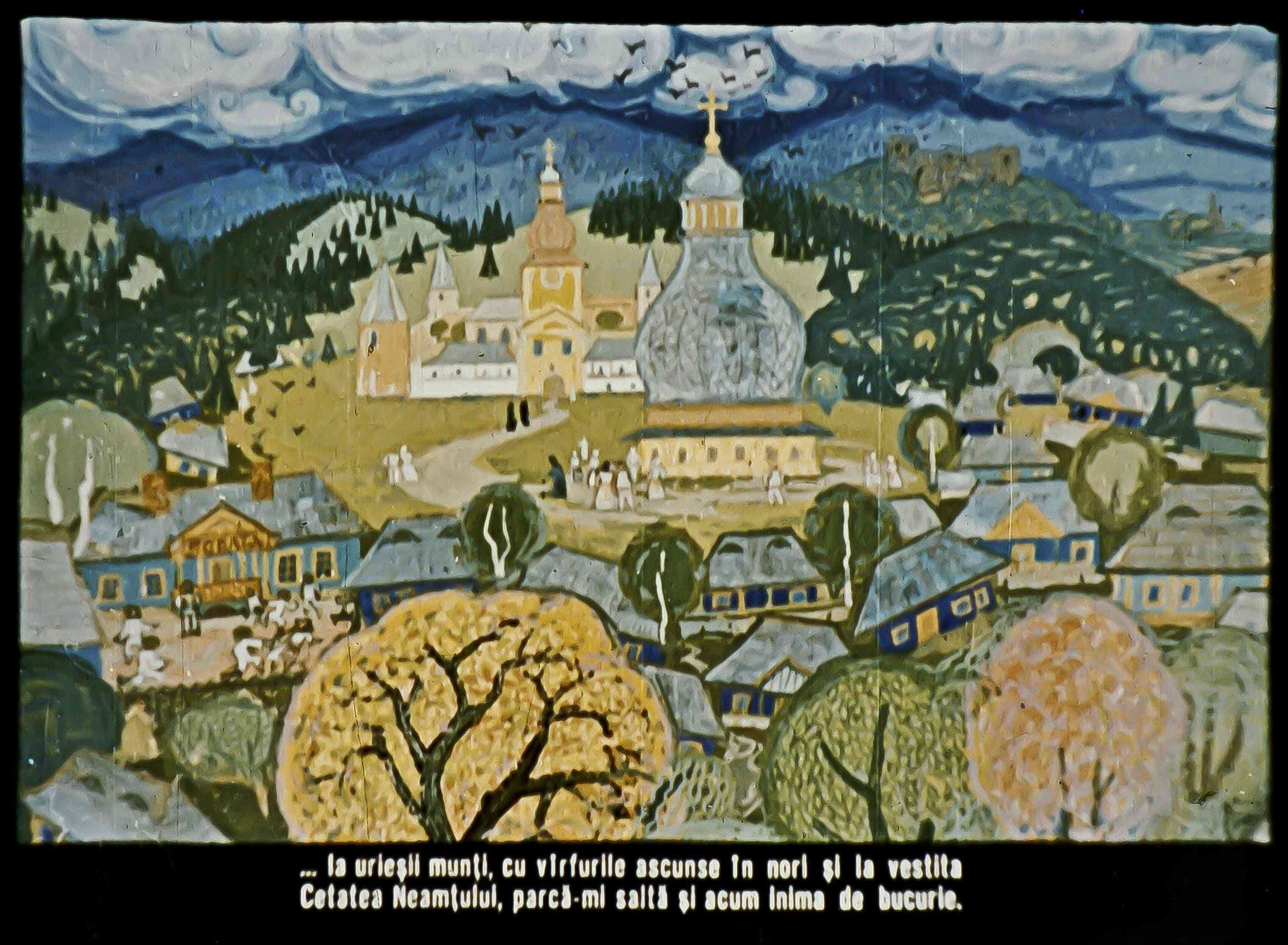 Imagine vibrantă a unui peisaj montan, cu un oraș și biserici, evocând stări de bucurie.