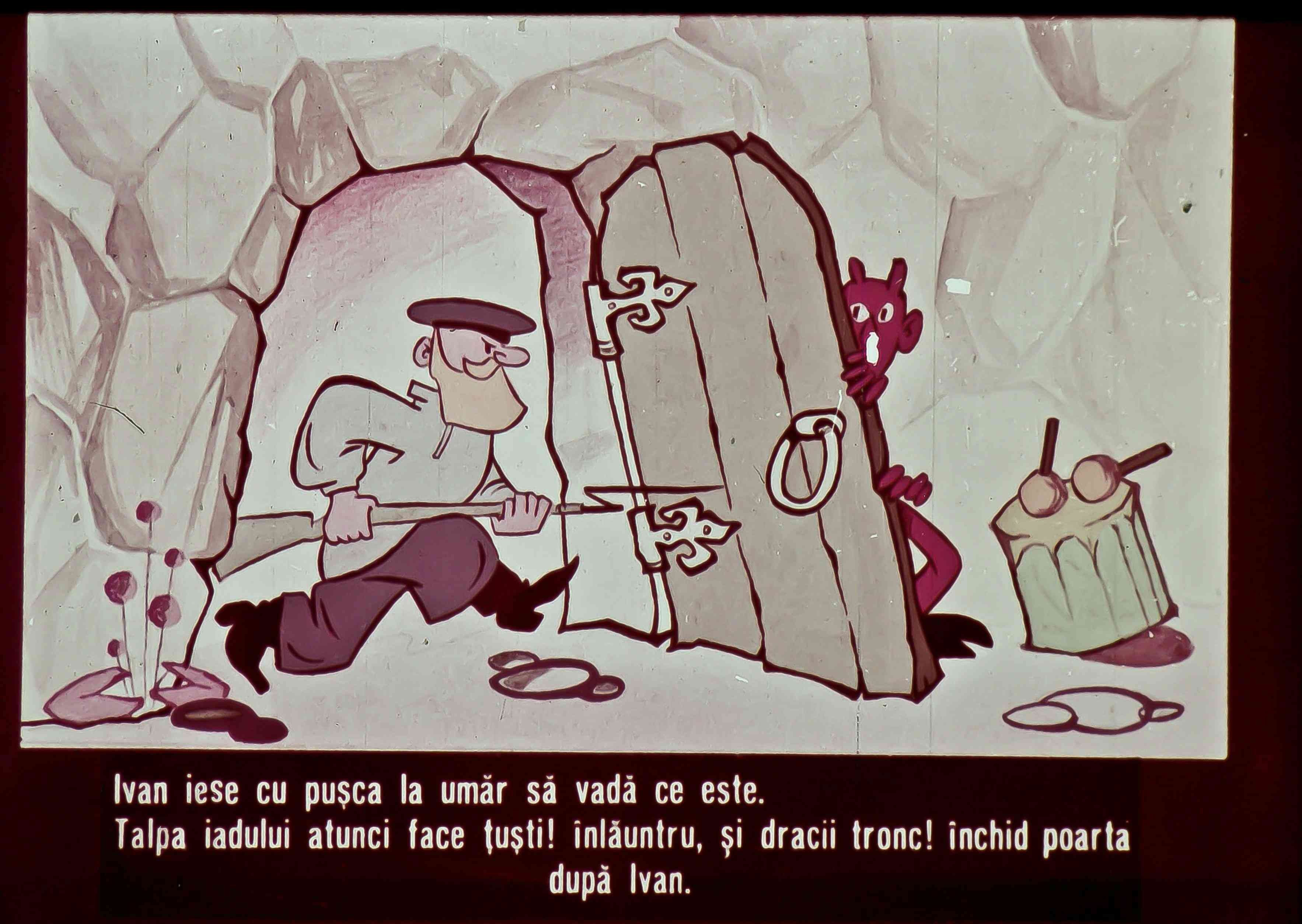 O scenă animată cu un bărbat care iese cu o pușcă, o ușă de piatră și o figură de diavol care observă acțiunea.